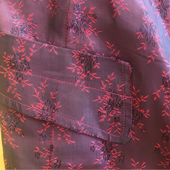 Vintage Western Vest Asian Red Black Floral Embroidered Silk Satin Gold Buttons - Picture 4 of 16